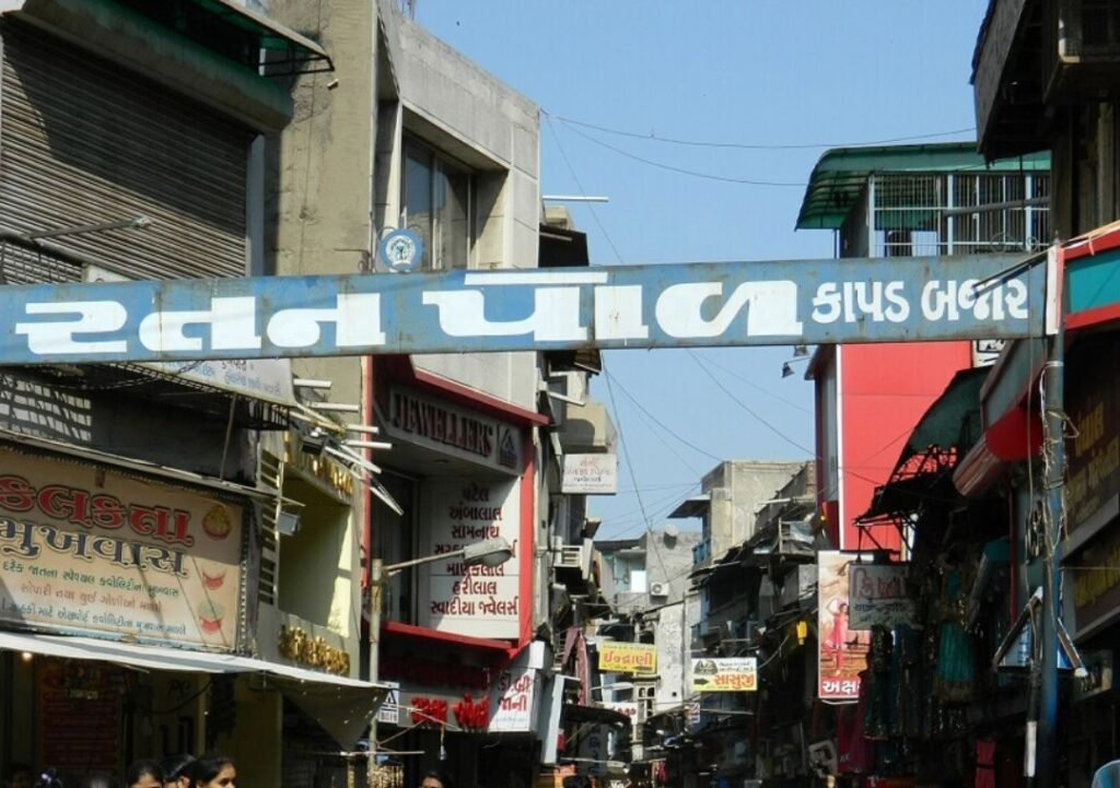Ratanpole Market