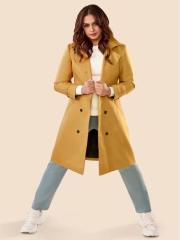 Huma Qureshi in Long Trench Coat for Winter